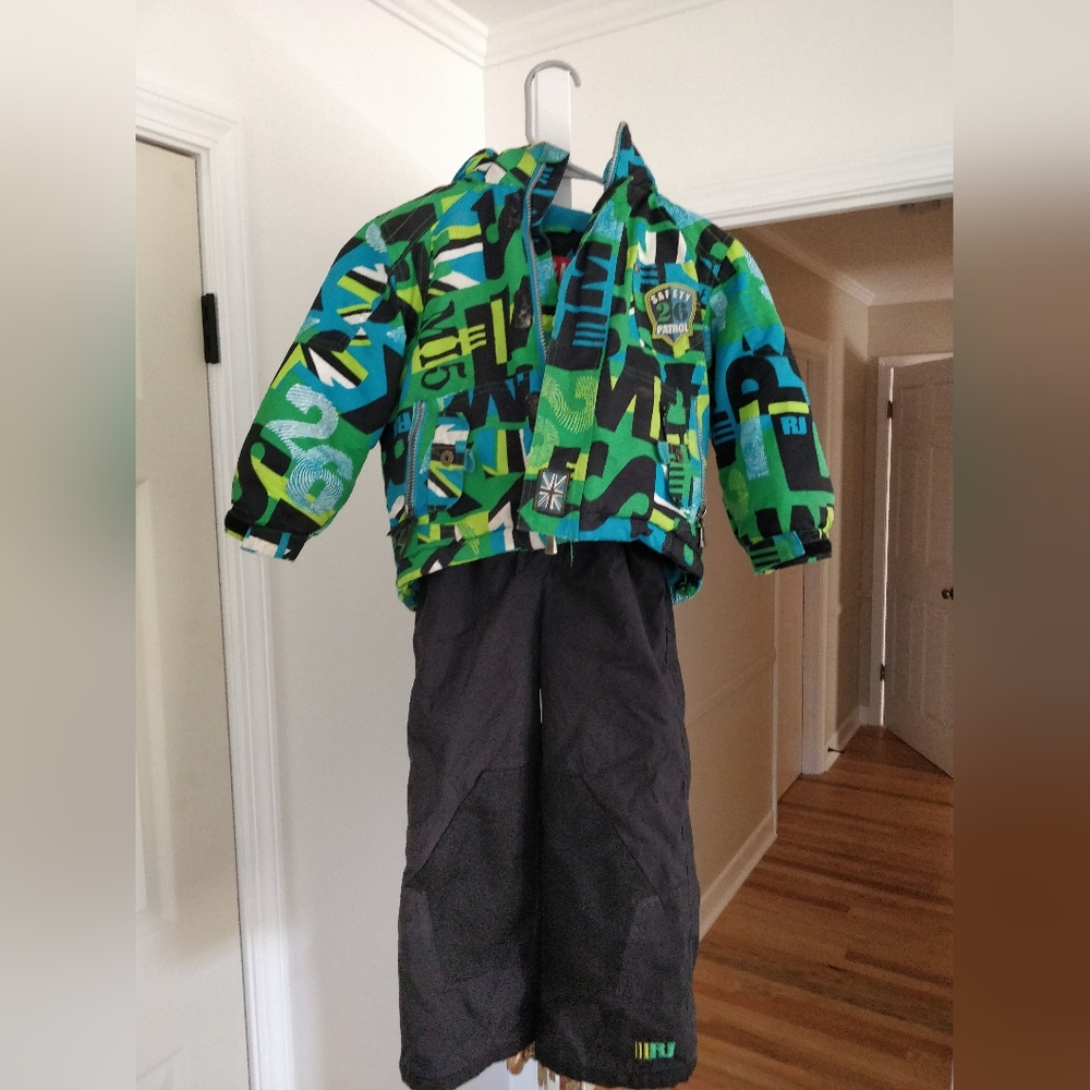 Children's insulated snow pants and ski jacket